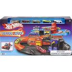 Hot Wheels Ultra Hots Sto & Go Track Set, Flying Customs Retro Playset with 5 Die-Cast Cars, Moving Parts, Portable, Gift for Kids 3 Years Old & Up