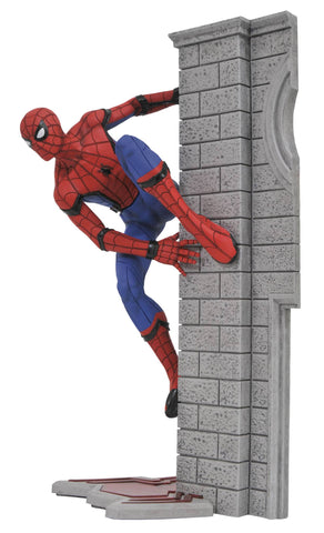 Marvel Gallery - Homecoming Spider-Man Figure